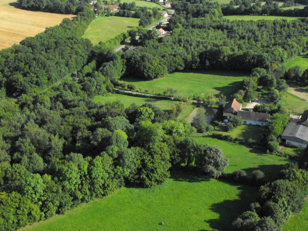 Domaine De Varenne Bed & Breakfast Saint-Amand-en-Puisaye Exterior photo
