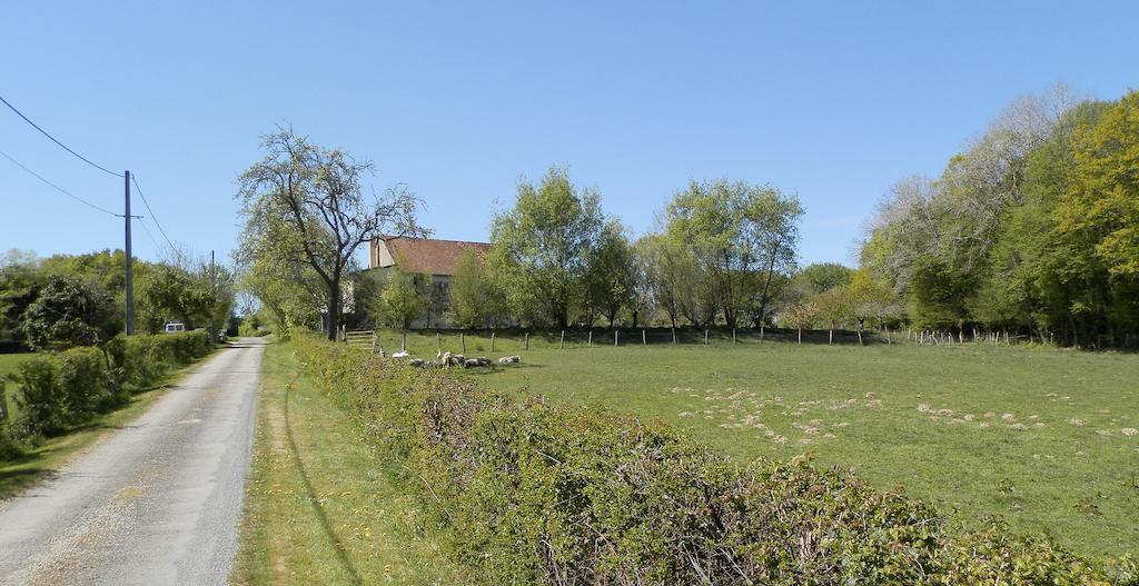 Domaine De Varenne Bed & Breakfast Saint-Amand-en-Puisaye Exterior photo